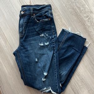 Old Navy mid rise distressed boyfriend jeans. Dark wish size 8